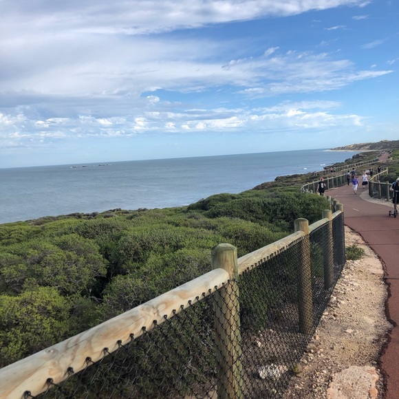 Meet your Posher, Sarah - Picture 4 of 4